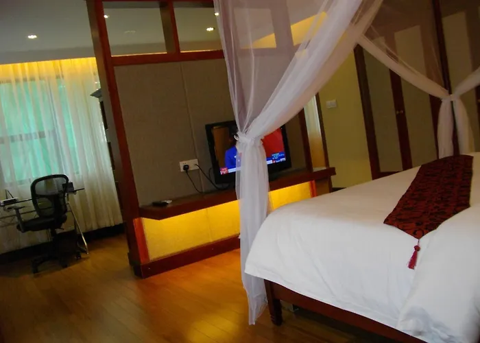 Lux Riverside Hotel & Apartment