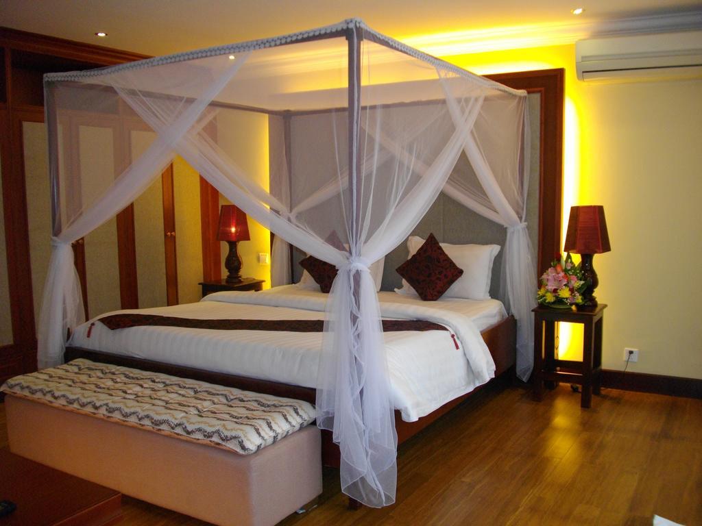 Lux Riverside & Hotel