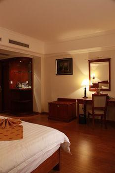 Lux Riverside & Hotel