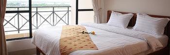 Lux Riverside & Phnom Penh