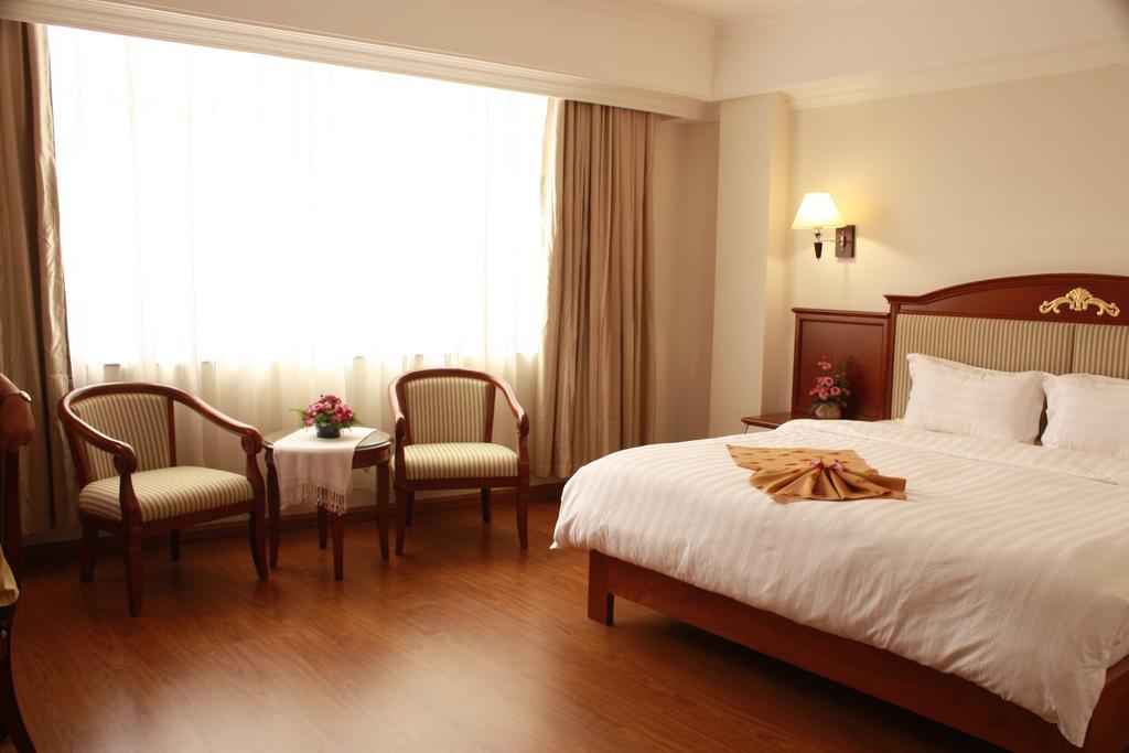 Lux Riverside & 4*