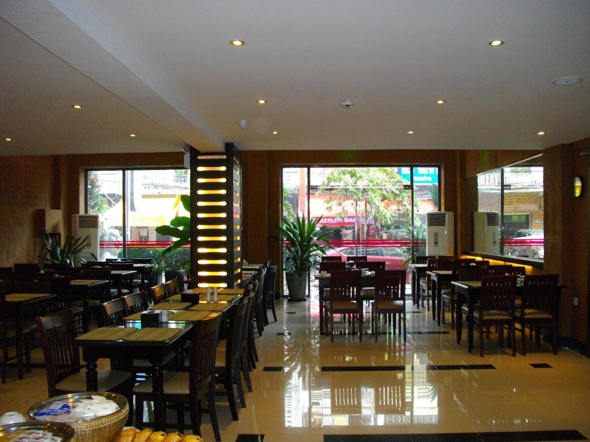 Lux Riverside & Hotel Phnom Penh