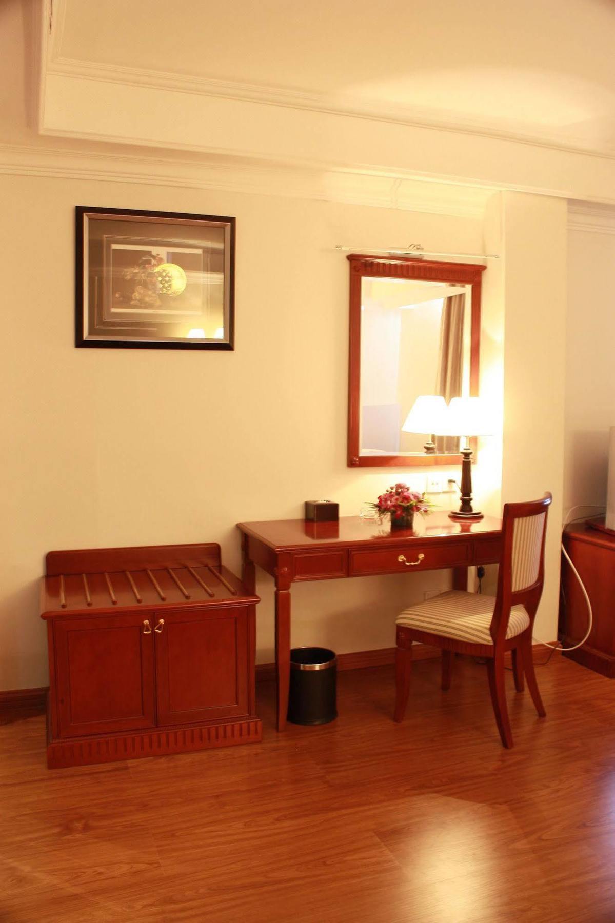 Hotel Lux Riverside &