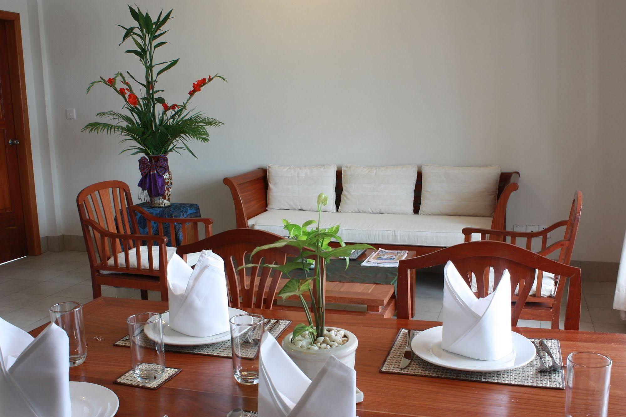 Hotel Lux Riverside &