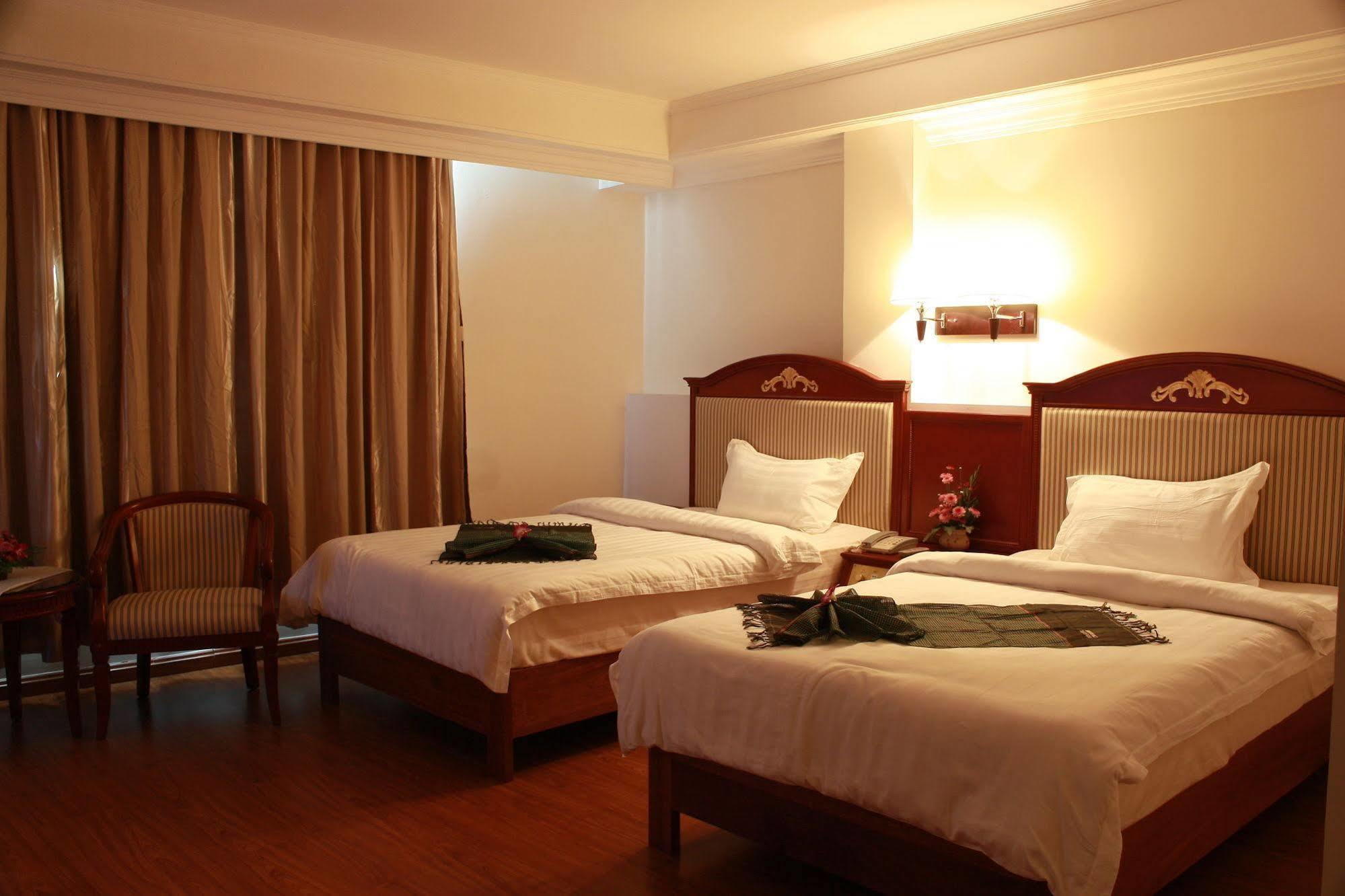 Lux Riverside &