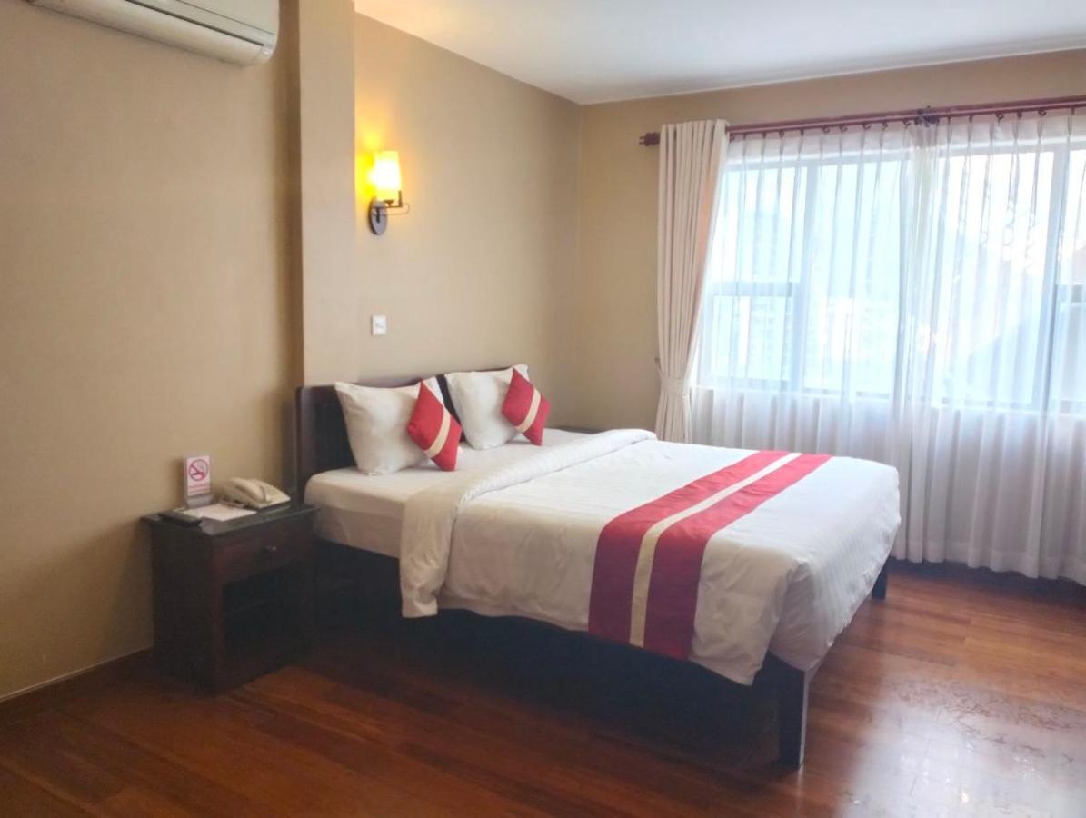 Lux Riverside & 4*