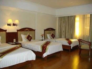 Lux Riverside & Phnom Penh