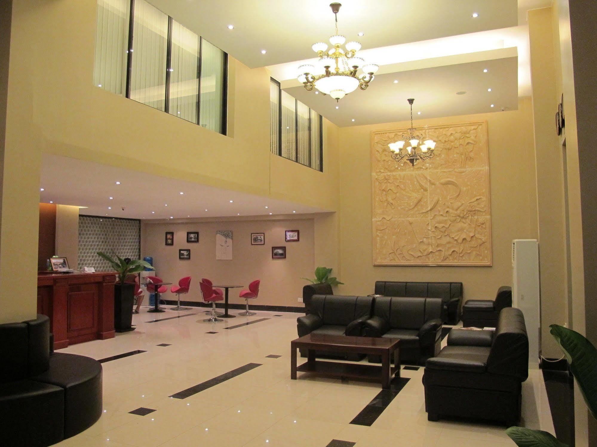 Lux Riverside &