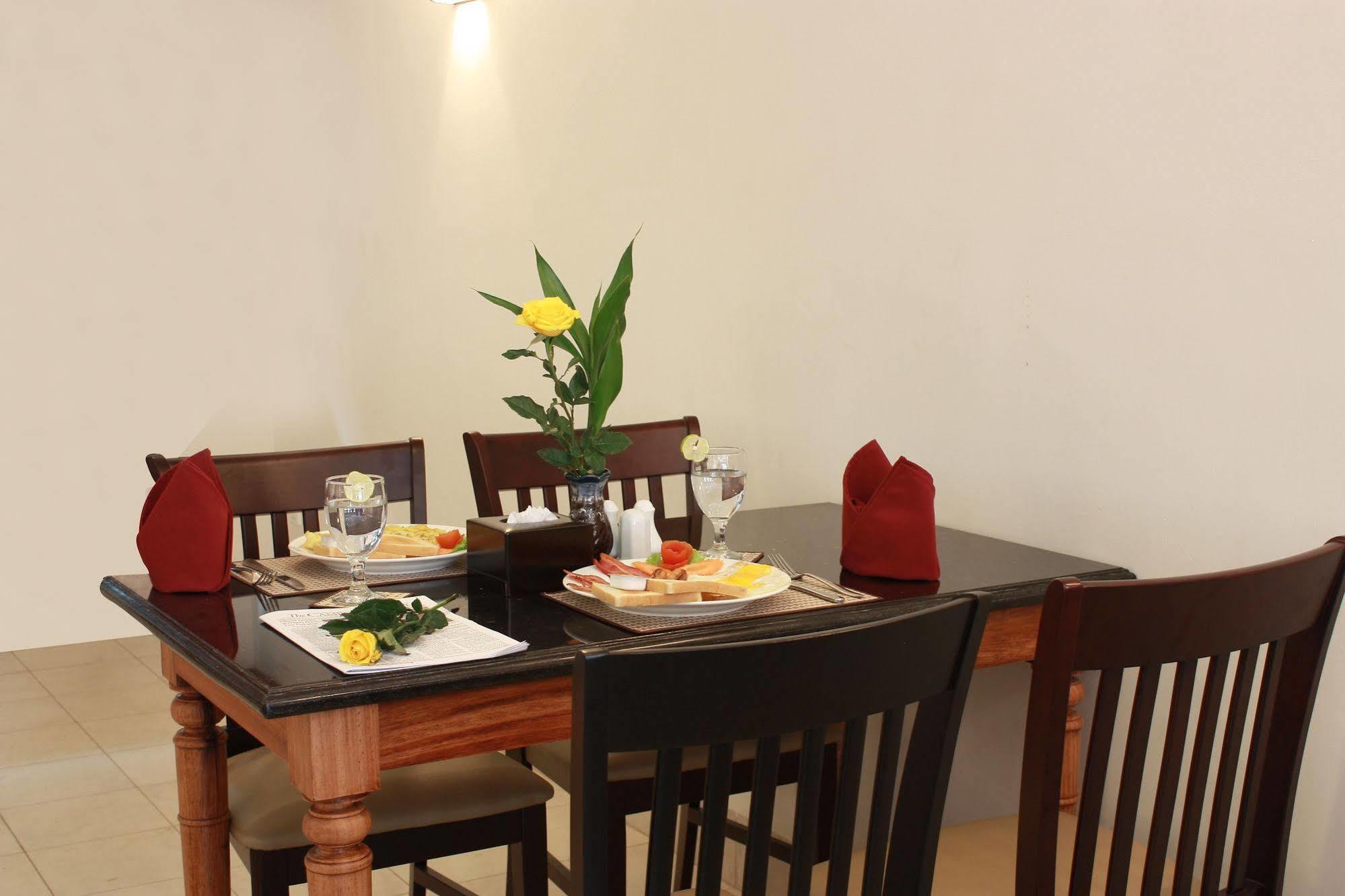 Hotel Lux Riverside & Phnom Penh