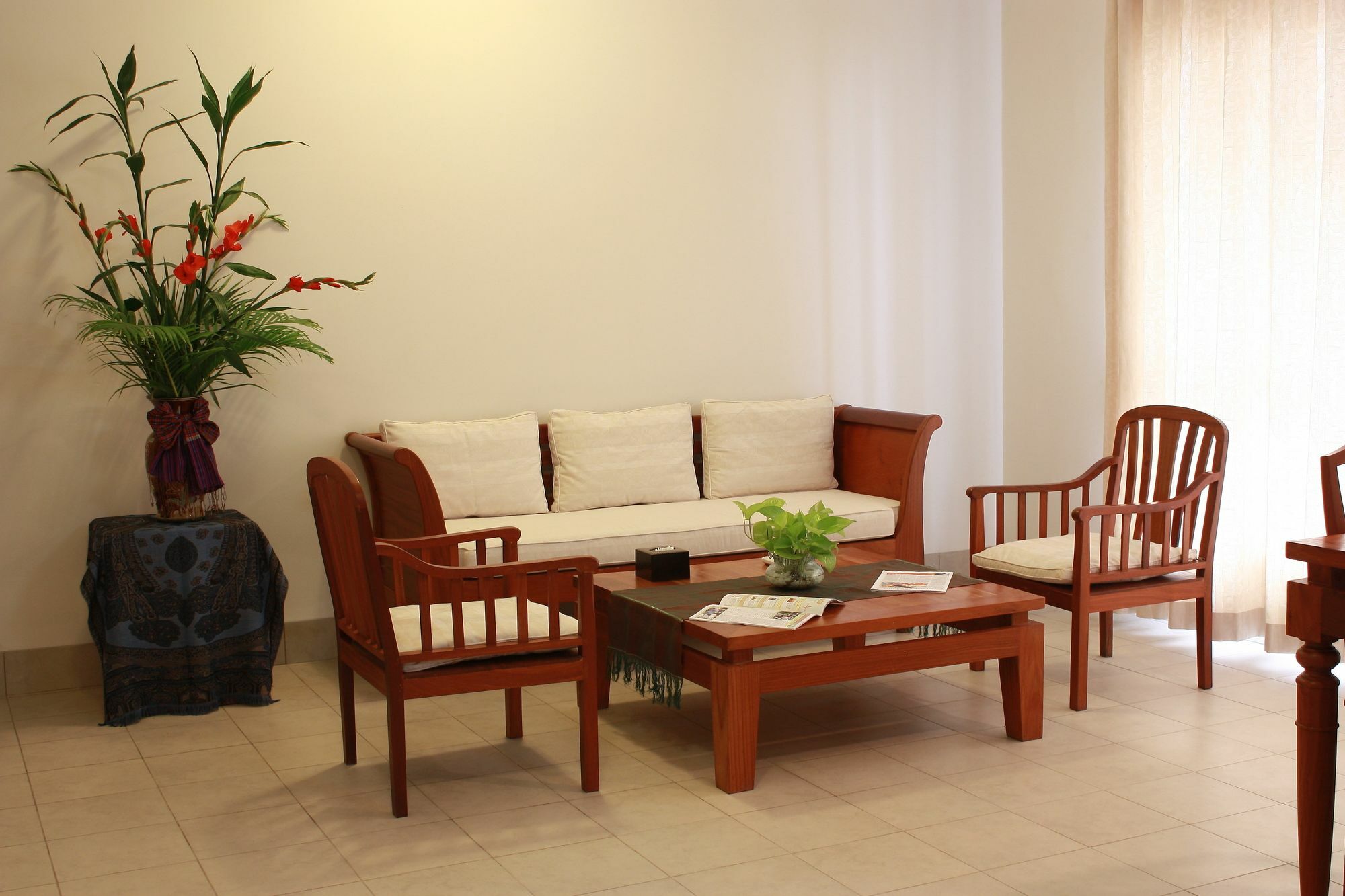 Lux Riverside & Phnom Penh