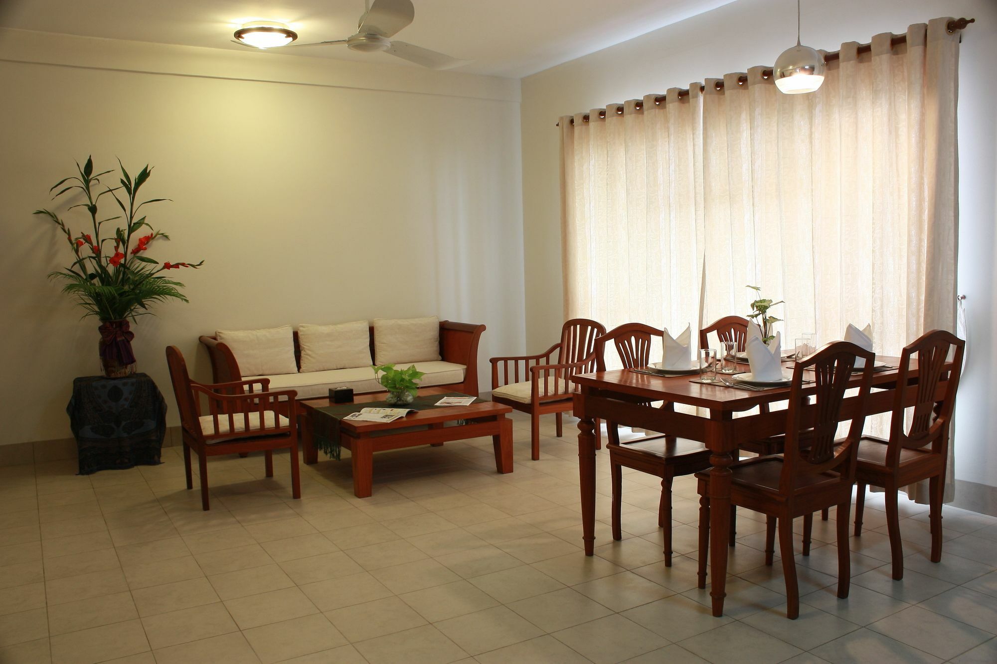 Lux Riverside & Phnom Penh